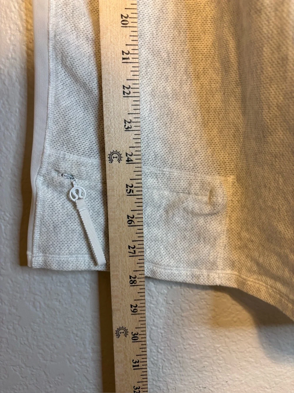 Lululemon Sun Salutation Circle Scarf Heathered Grey White